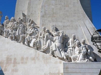Monument_Lissabon_standbeelden_Number 1 Voetbalreizen