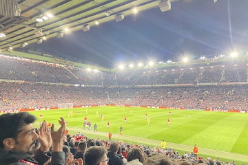 Manchester United wint League Cup op Wembley