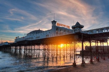 Bezoek de pier van Brighton tijdens je voetbalreis naar Brighton
