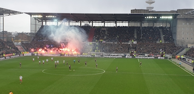 Sfeer Millerntor-Stadion FC Sankt Pauli Number 1 Voetbalreizen